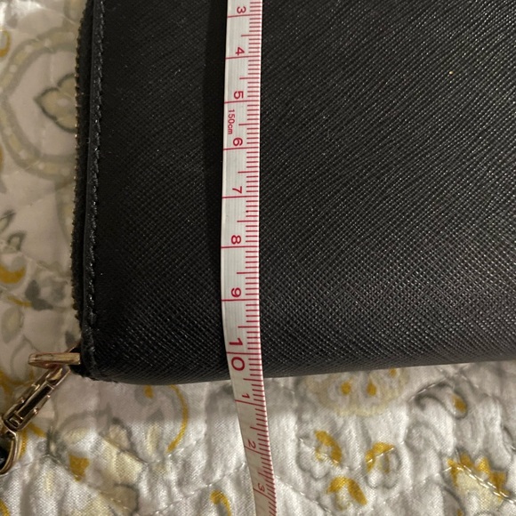 Tory Burch black wallet with gold tone zipper. - Picture 9 of 9